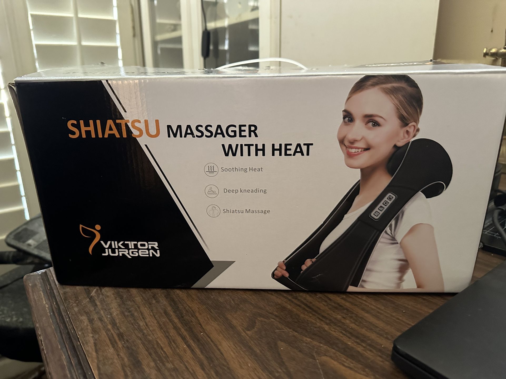 BRAND NEW IN BOX - NEVER USED VICTOR JURGEN SHIATSU MASSAGER WITH HEAT