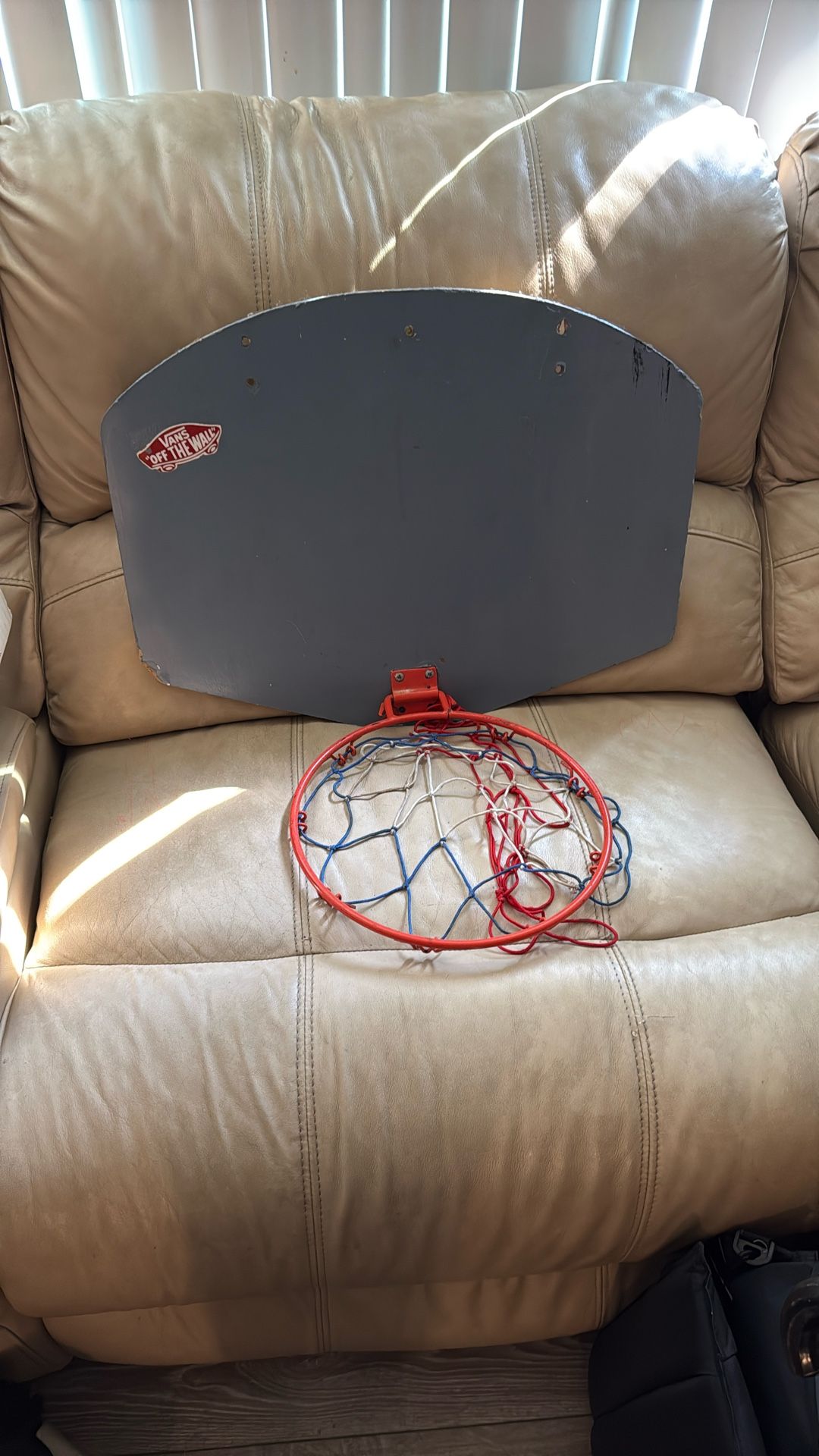 Screw in bball backboard