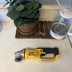Dewalt 20v Grinder Tool Only No Bateria $75 Firme Precio 