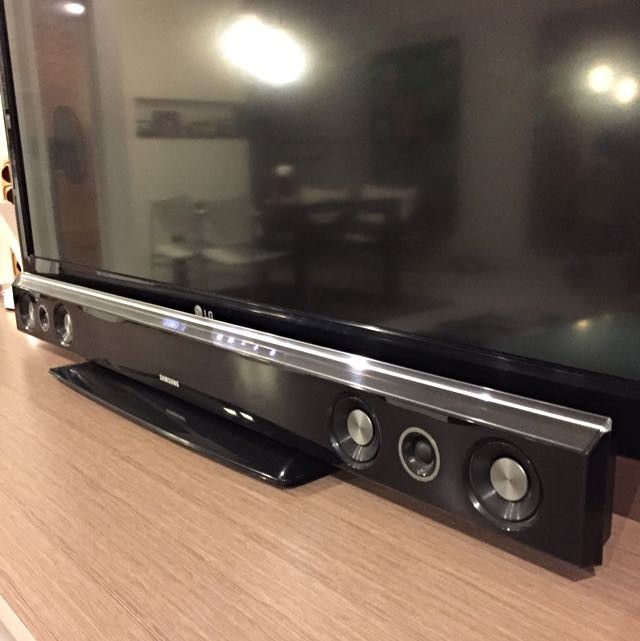 Soundbar with Bluetooth Subwoofer Remote for Sale in Lake Bluff, IL - OfferUp