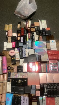 Selling Makeup High Quality