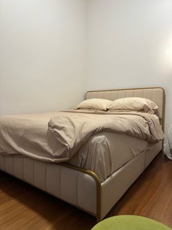Queen bed frame with storage drawers!