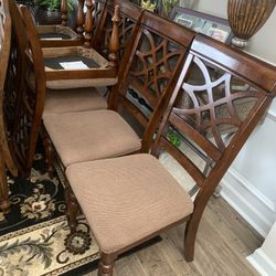 6 Ashley Dining Chairs 🪑 