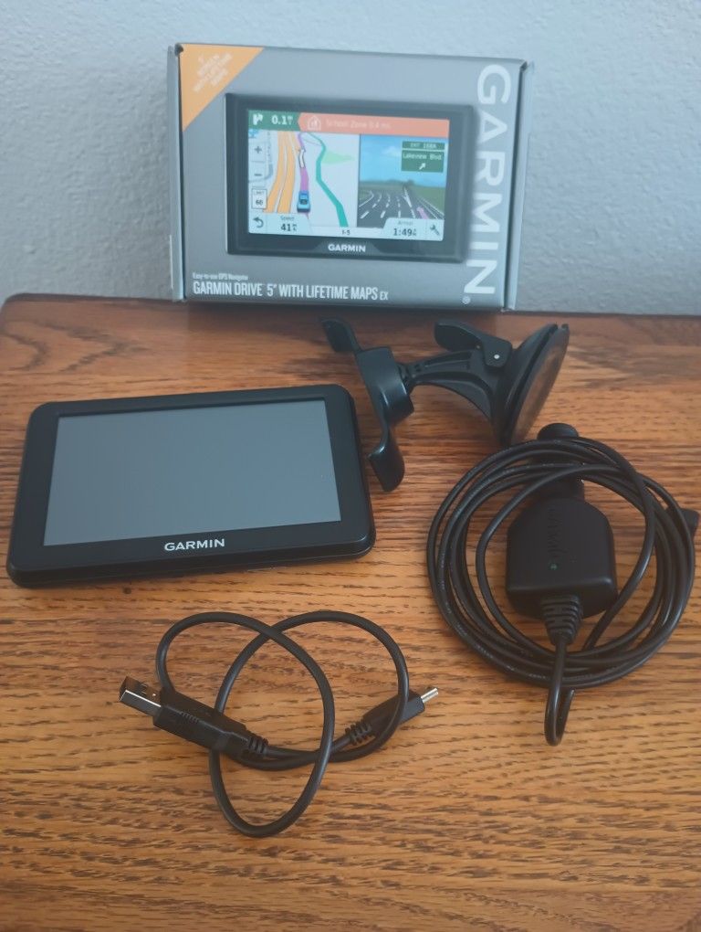 GP S 5" Touch Screen With Life Time Maps