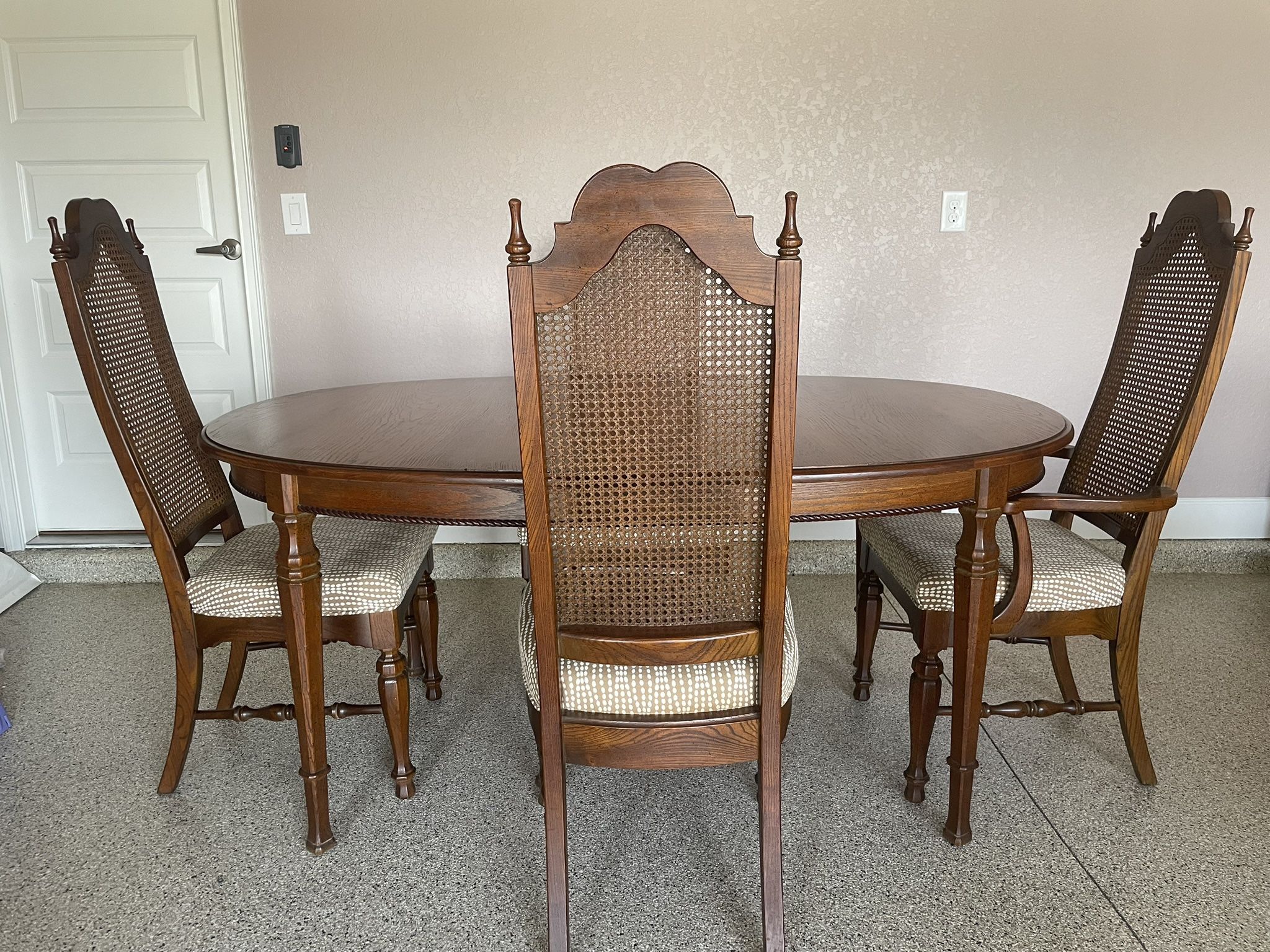 Table Set With 4 Chairs