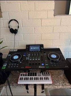 Denon DJ SC Live 4 Standalone DJ Controller