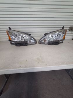 2013 , 2014 , 2015 Nissan Sentra Factory Headlights