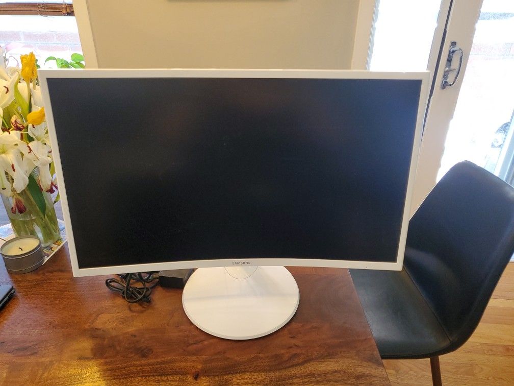 27in Samsung Computer Screen