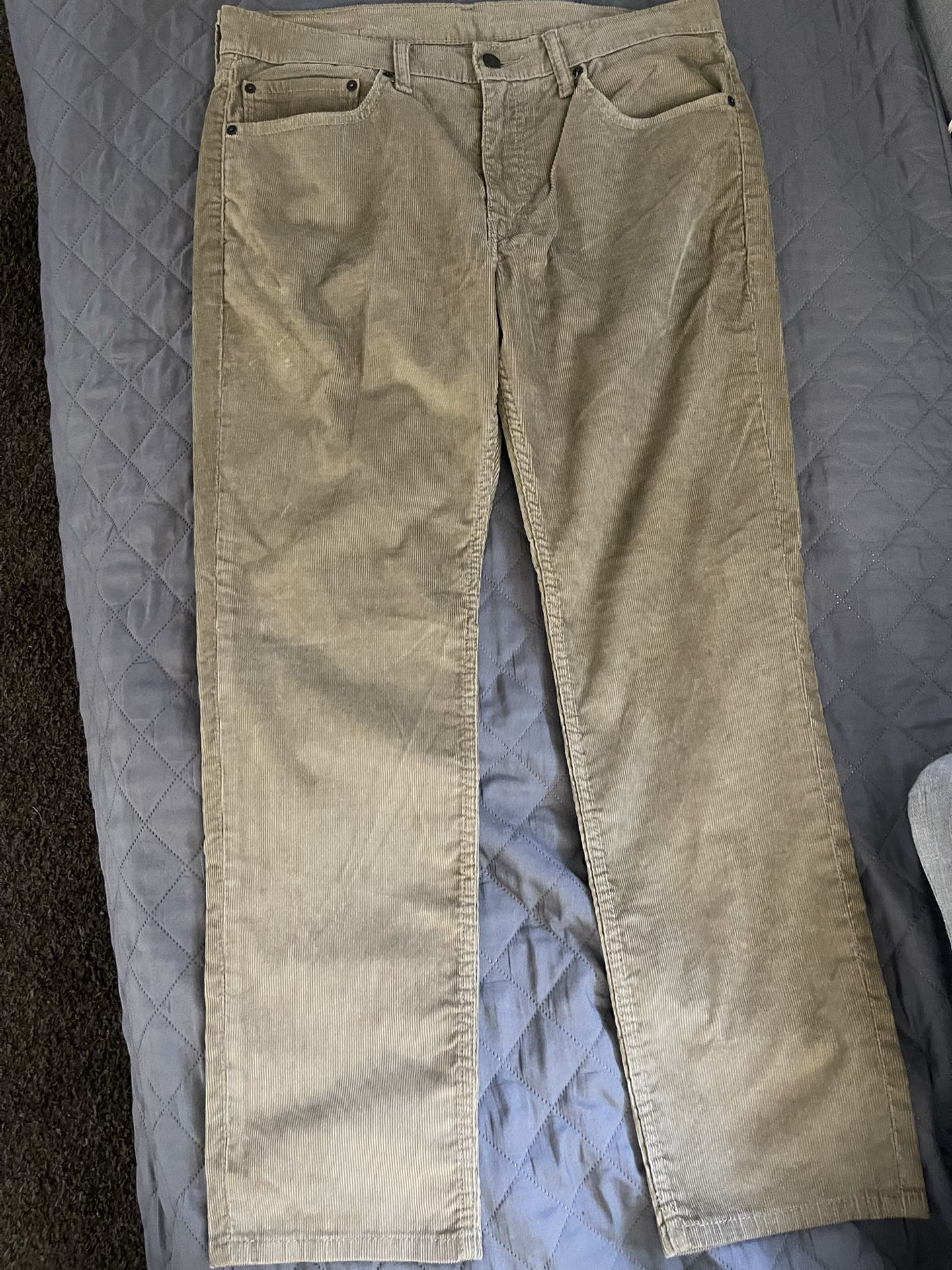 Levis Corduroy Tan