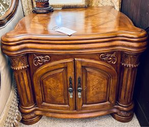 AICO By Michael Amini MONTE CARLO End Table