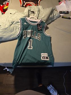 Very Old Bulls Number One Jersey Men Large