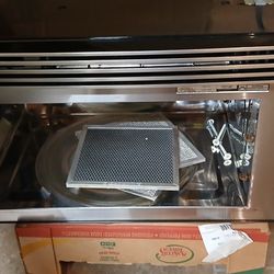 Under The Cabinet Microwave