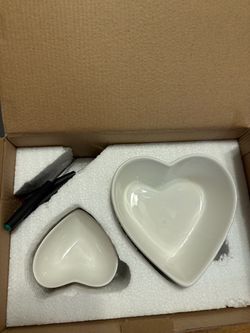 Heart-shaped Valentine’s Fondue Set