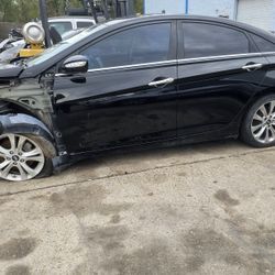 2011 Hyundai Sonata Driver Side Doors $200 Each
