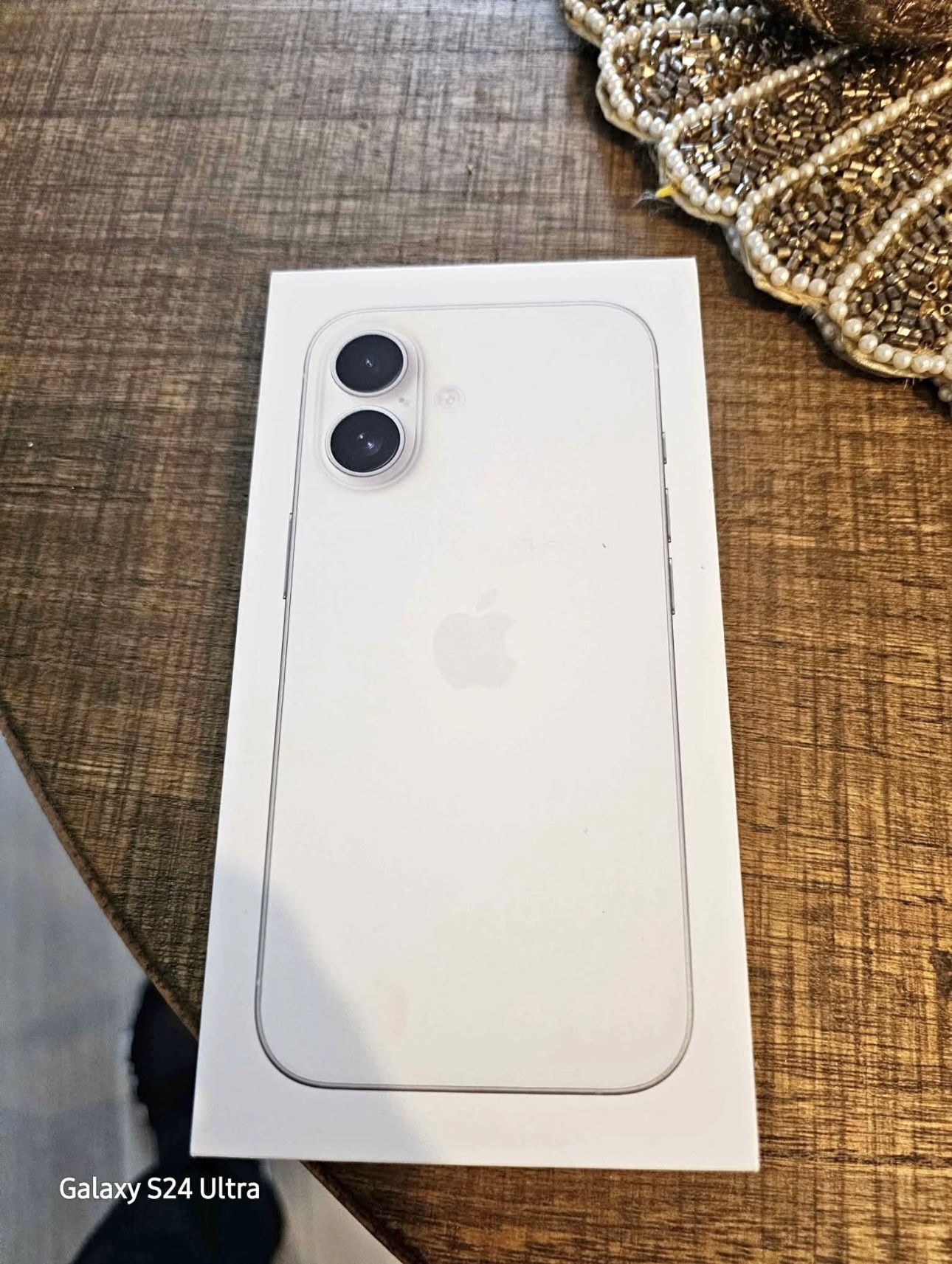 iPhone 16 128GB