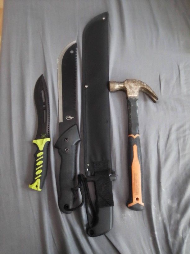 Machete(s)/Hammer