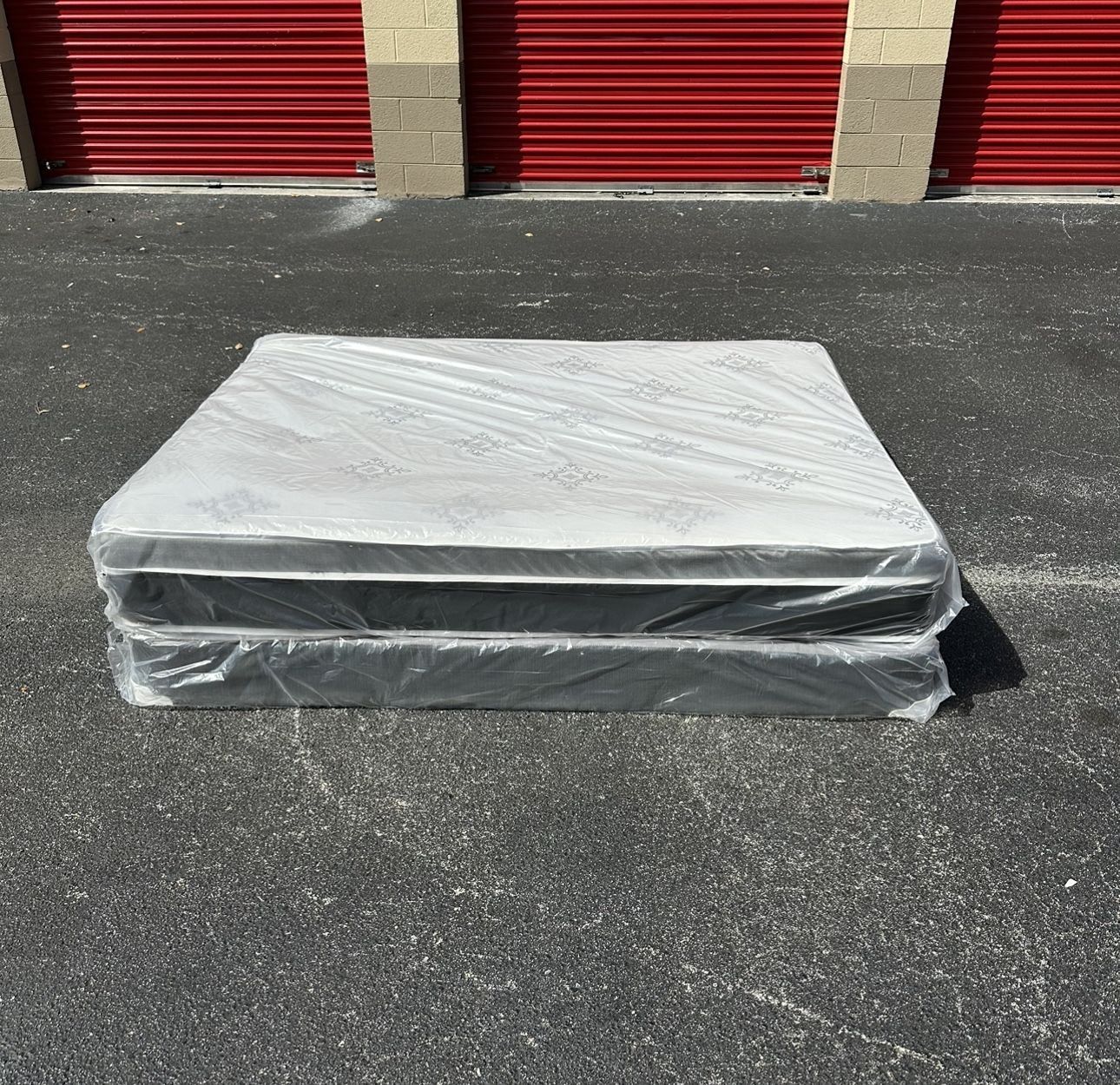 NEW Mattress Queen Size Pillowtop With Box Spring // Offer 🚚