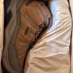 KEEN Women's Circadia Mid Waterproof Hiking Boot