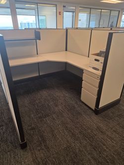 BEAUTIFUL OFFICE CUBICALS. GABLES OFFICE FURNITURE HAS IT ALL,