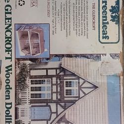 GLENCROFT WOODEN DOLLHOUSE (GREENLEAF)