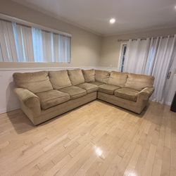 Large Couch! Perfect Condition L shape