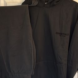 Essentials Hoodie And Sweet Pants XL 