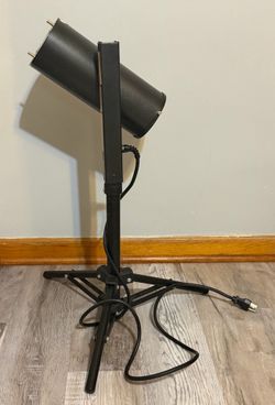 Stage Spotlight / Theater Light on Adjustable Tripod Stand – Works Great
