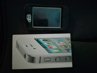 I phone 4s with case and box and charger CLEAN