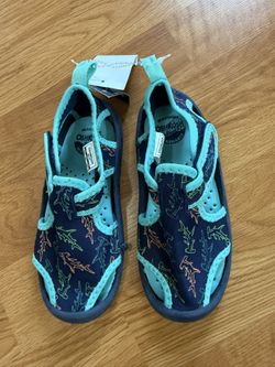 New Boys Oshkosh Sz 8, 9, 10 Water Shoes Shark 