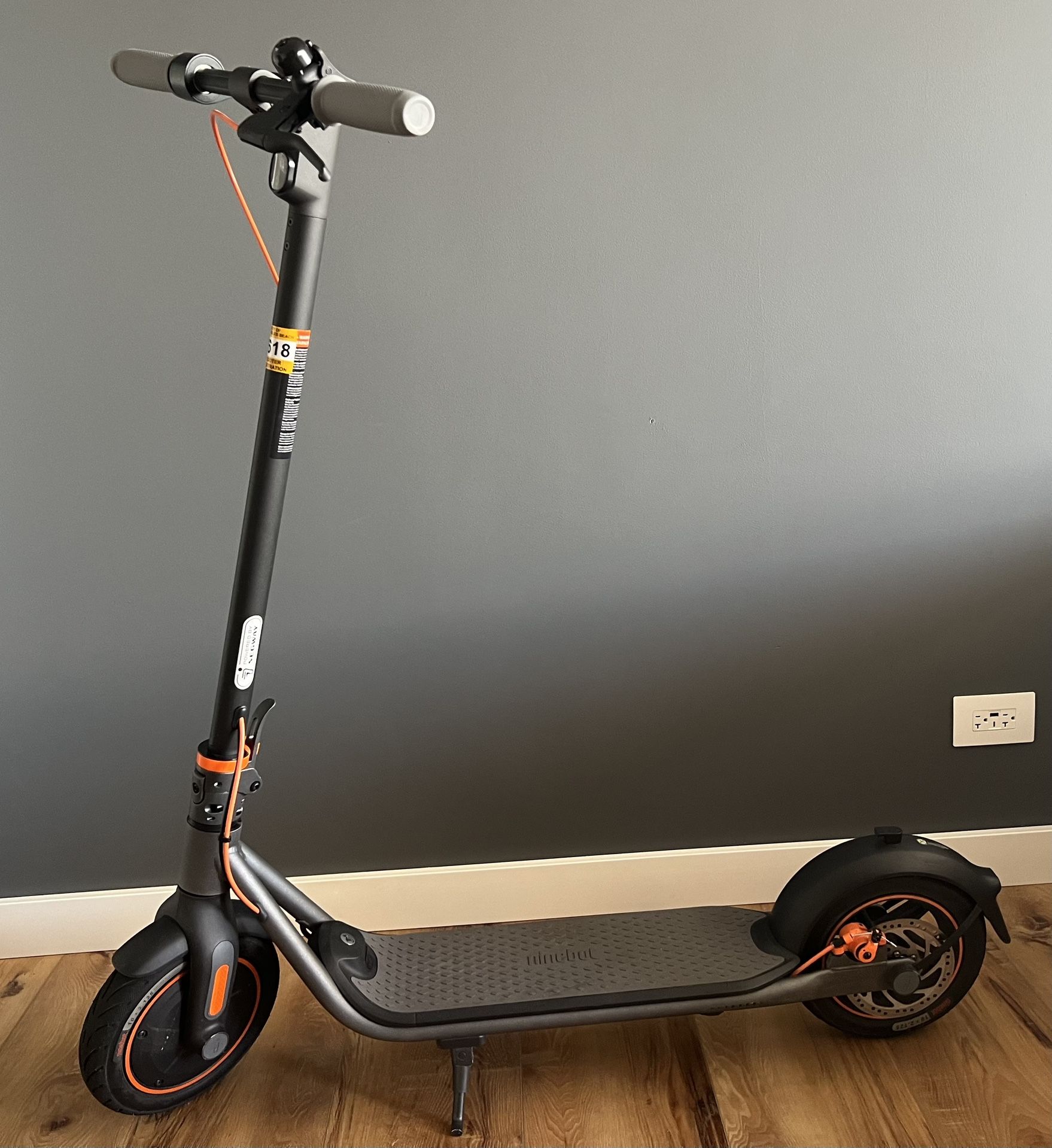 Almost New Ninebot F35