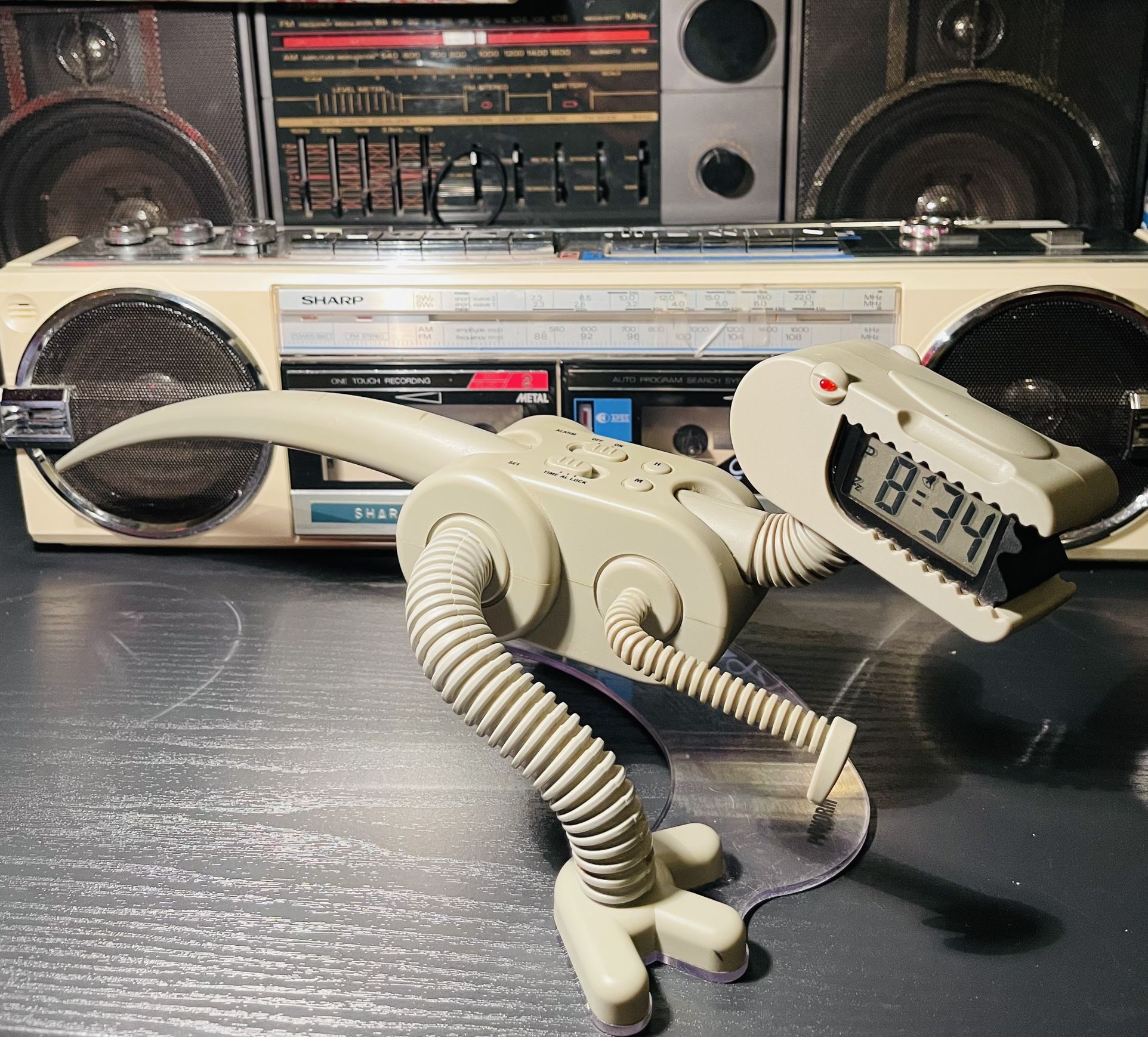 VINTAGE T-REX DINOSAUR DIGITAL ALARM CLOCK 