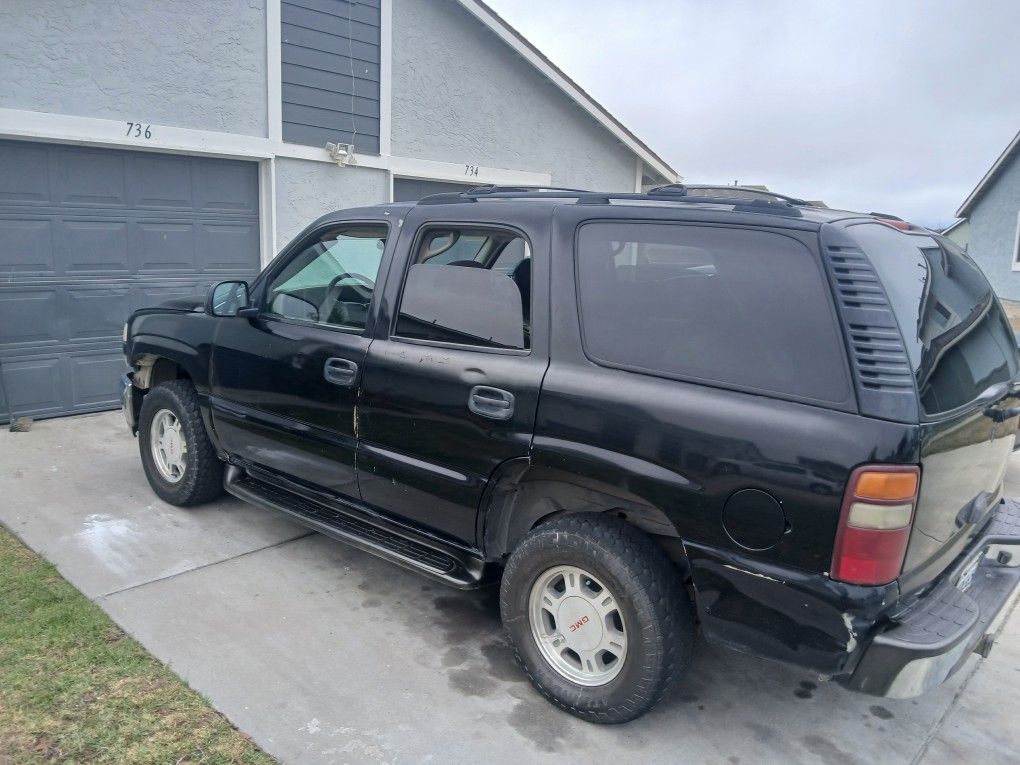 2001 Chevrolet Suburban 1500 LS 4