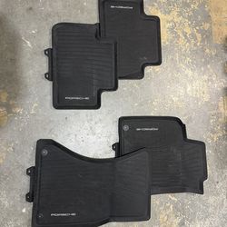 Porsche - Macan (Gas) All Weather Mats