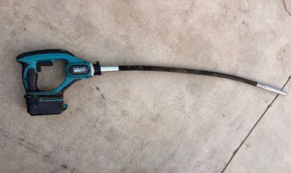 Makita concrete pencil vibrator model xrv01