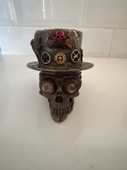 Steampunk Skull Figurine/Home Décor – Great Condition 💀⚙️