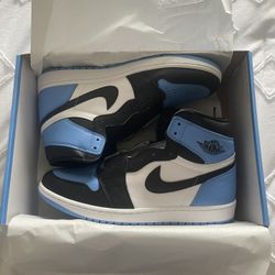 Air Jordan “UNC toe” 1 ‘a