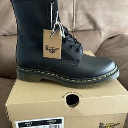 Women’s Dr Marten’s Boots Size 10.