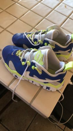 Boys Shoes Size 6