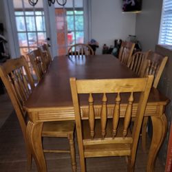 Oak Wood Dining Table And Chair Set $350