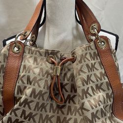 MICHAEL Michael Kors Beige/Orange Canvas and Leather Sided Pocket Bag/purse