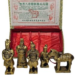Vintage Qin Dynasty 5 Piece Chinese Terracotta Warrior Figurines Set With Box 