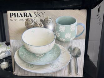 Dinnerware Set NIB