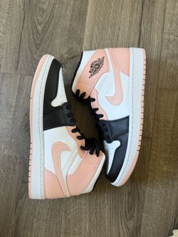 Jordan 1 Size 9.5 Crimson Tint
