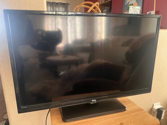 TCL 32” TV