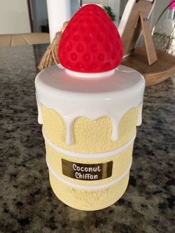 Coconut Chiffon Cake Shaped perfume