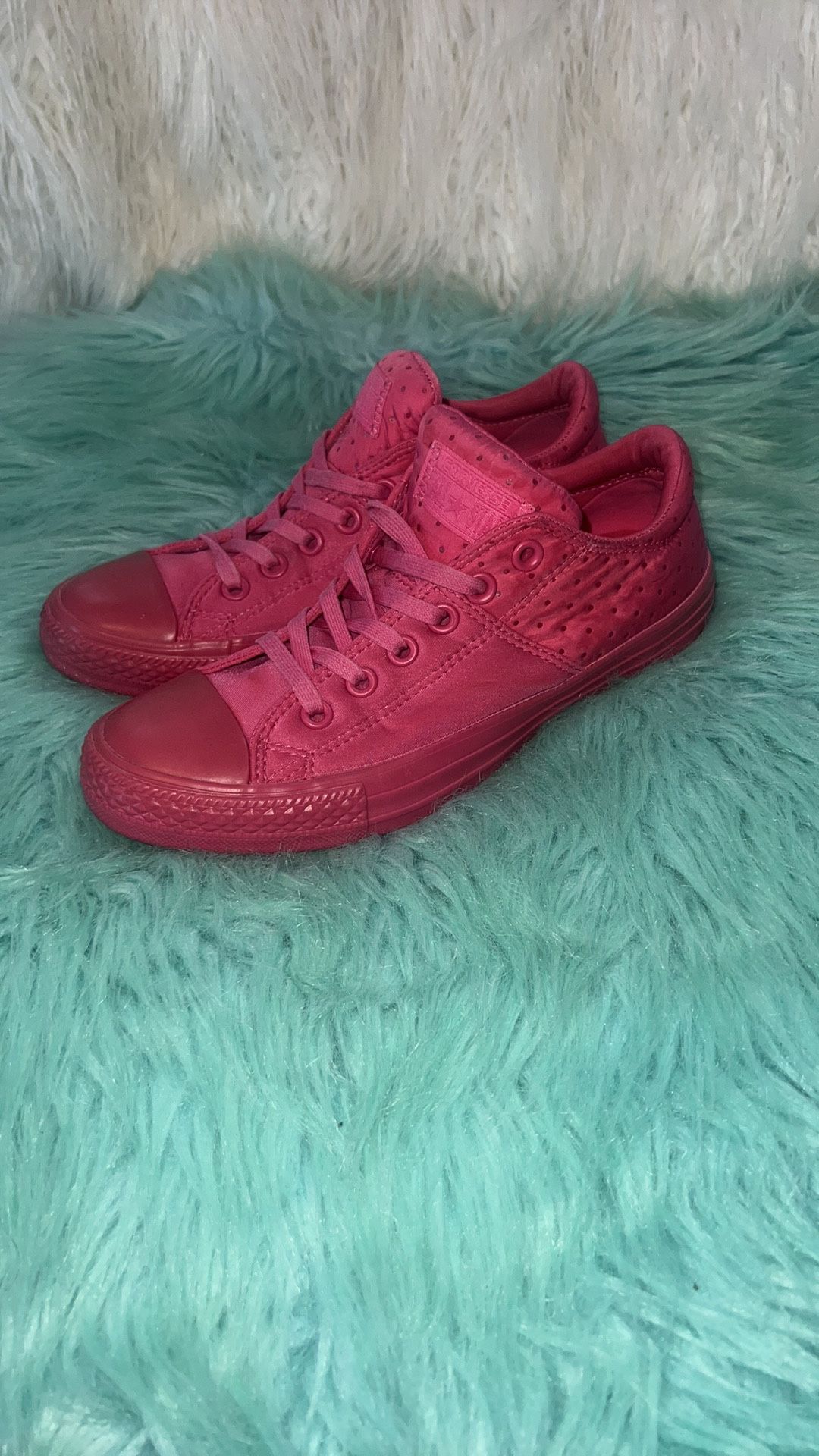 Converse Chuck Taylor All Star Pink Low Tops Women’s Size 14