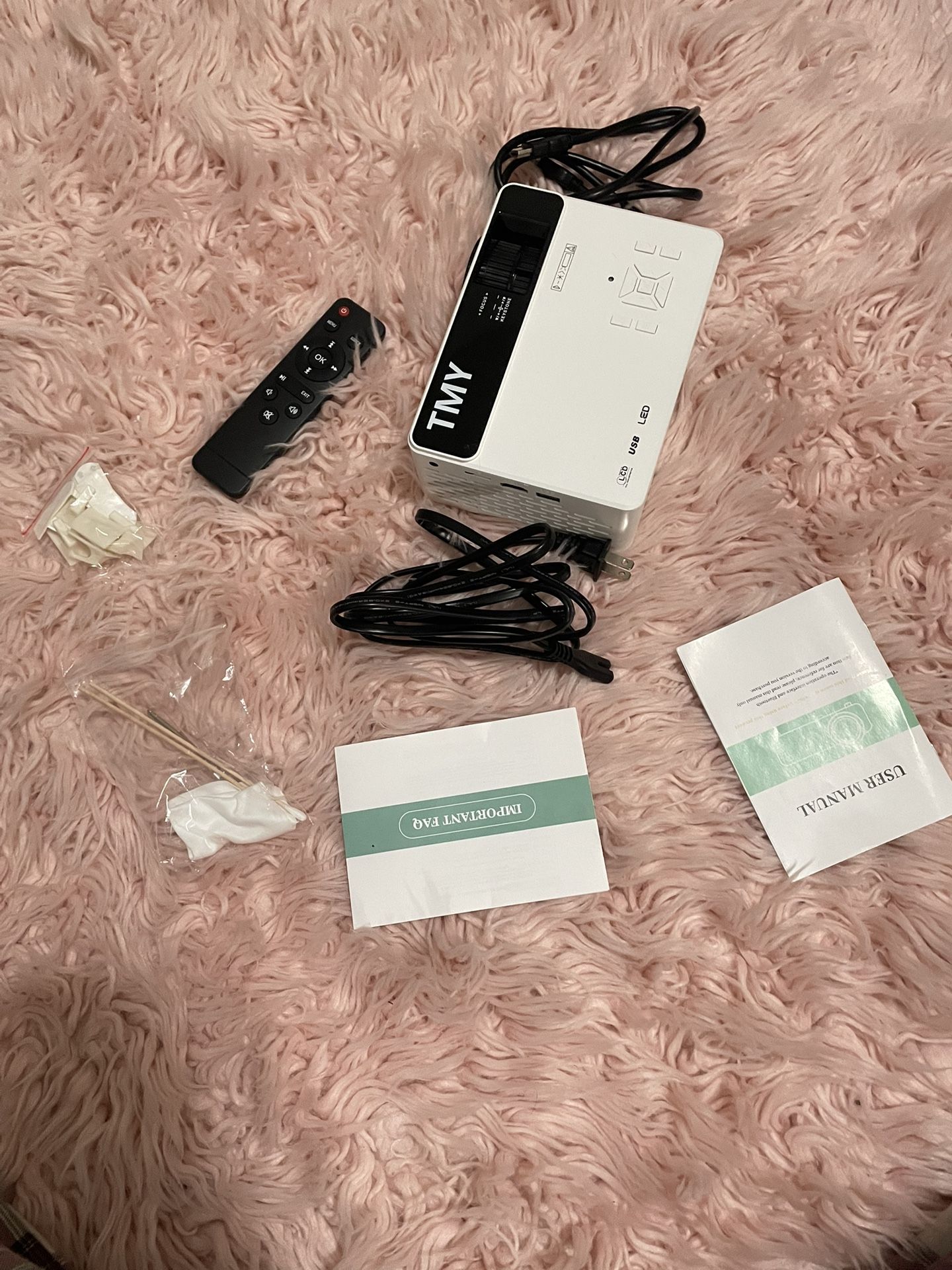 TMY white projector