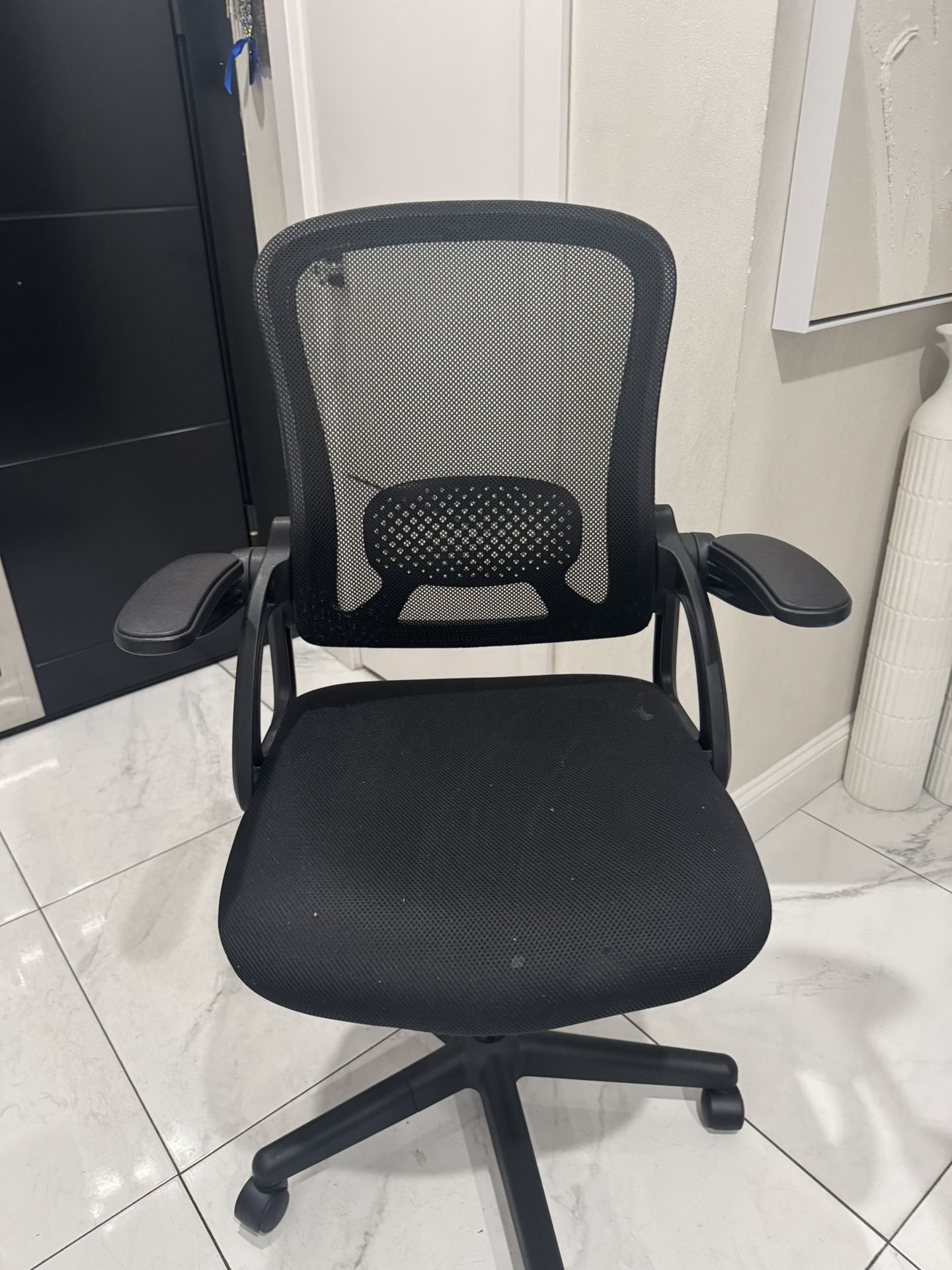 Black Mesh Office Chair