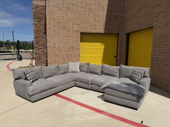 Luxury Cloud Style Grey Sectional w/ Chaise 🛋️