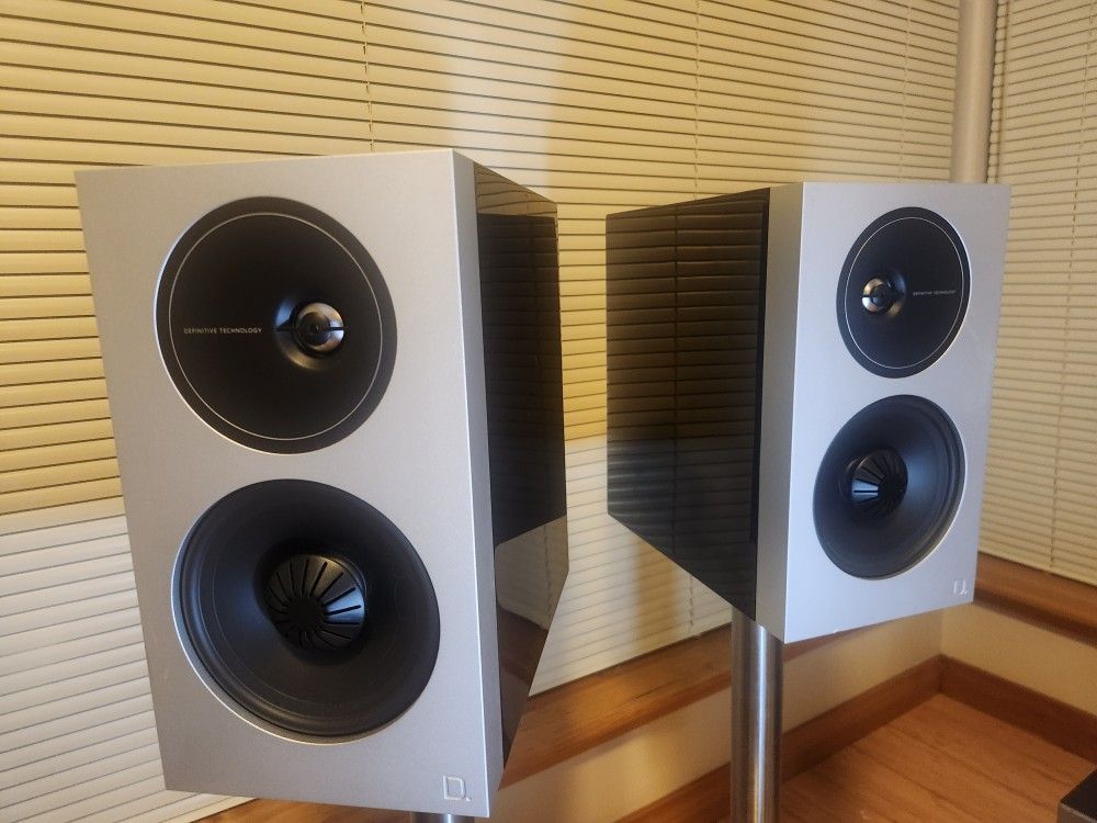 DEFINITIVE TECHNOLOGY D11 Stereo Speakers